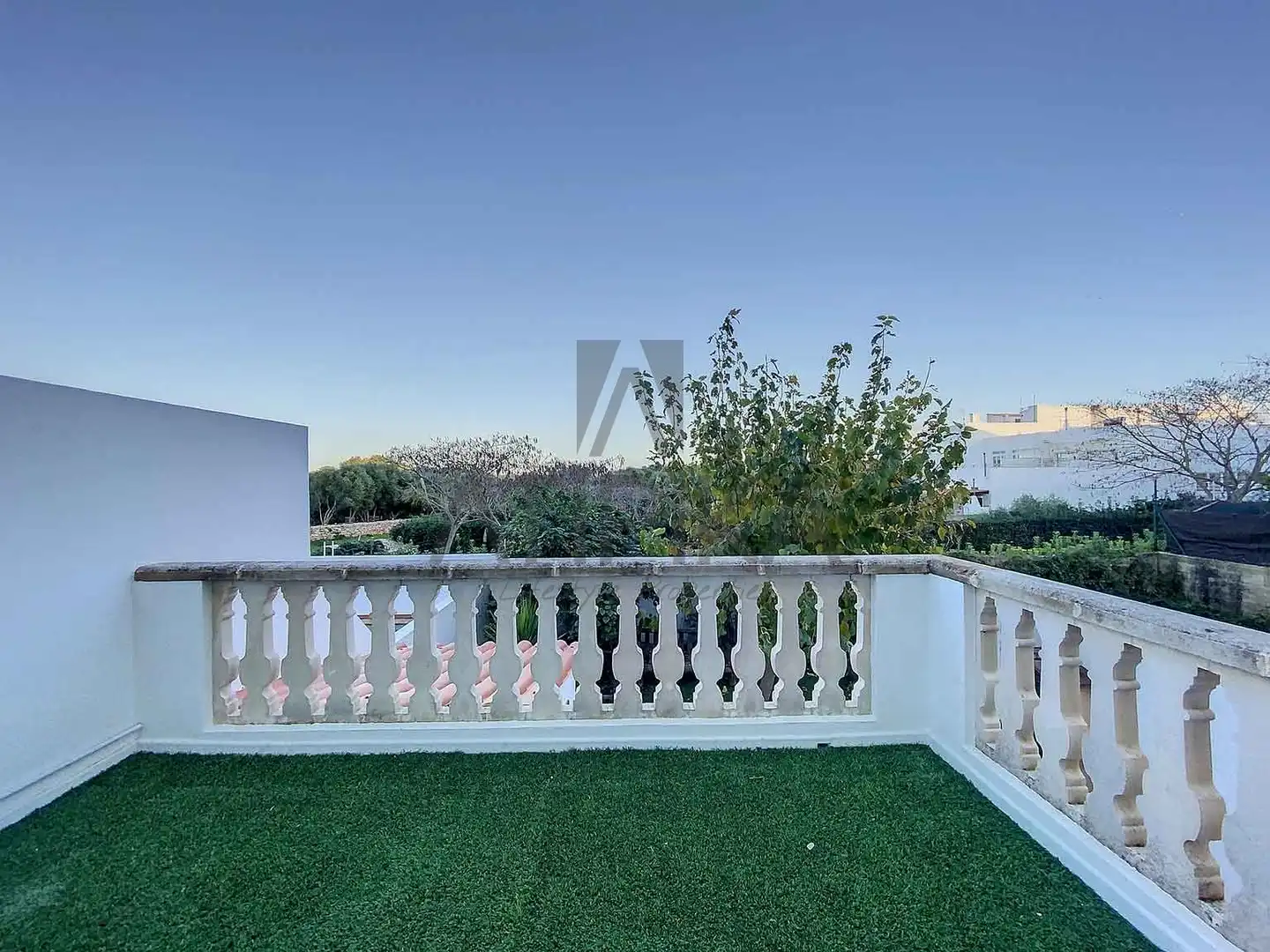 Terrasse von Wohnung zum Verkauf in Sant Lluís mit Klimaanlage, Terrasse und Möbliert