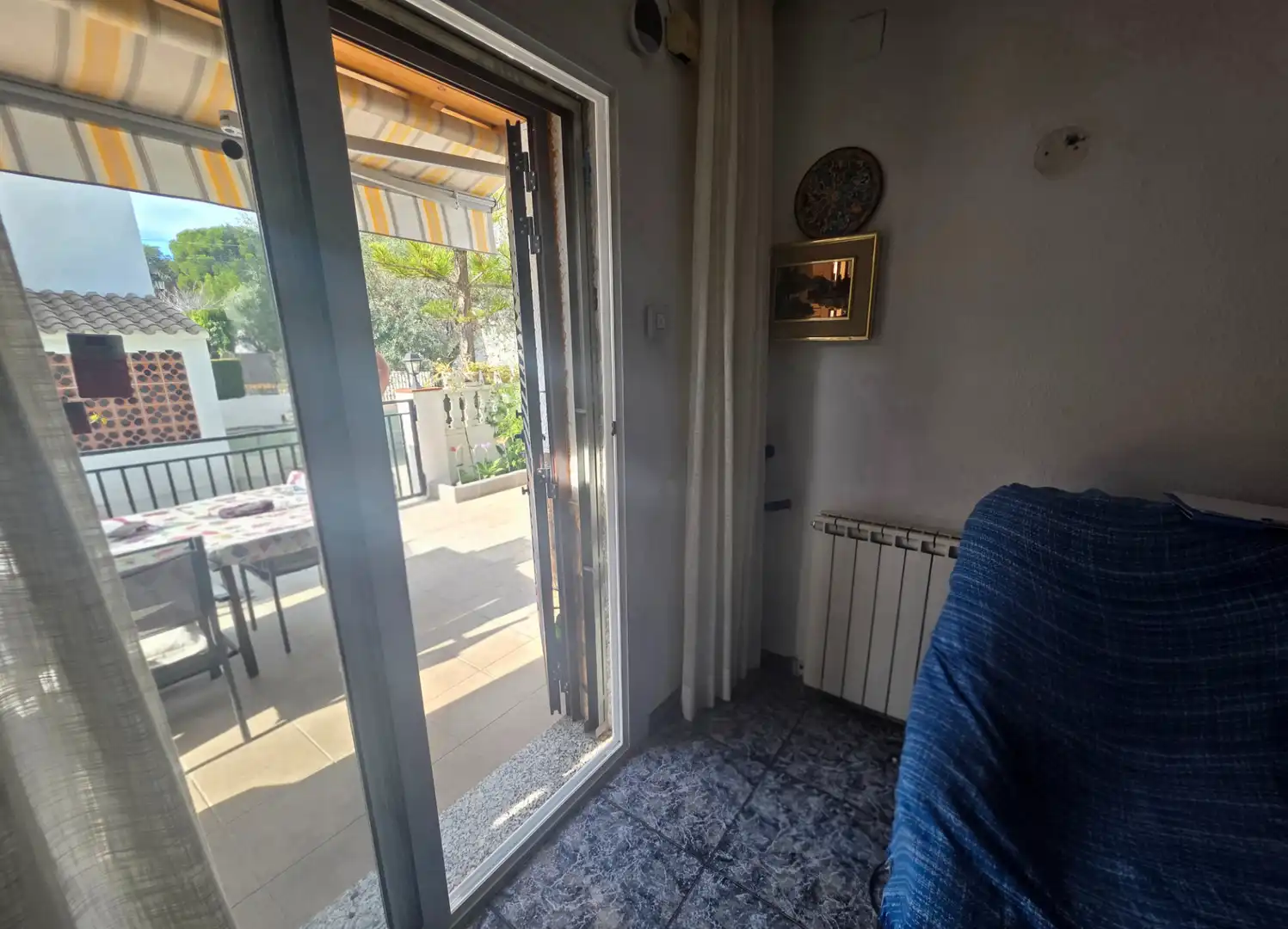 Habitación de Casa adosada en venta en El Vendrell con Calefacción y Trastero