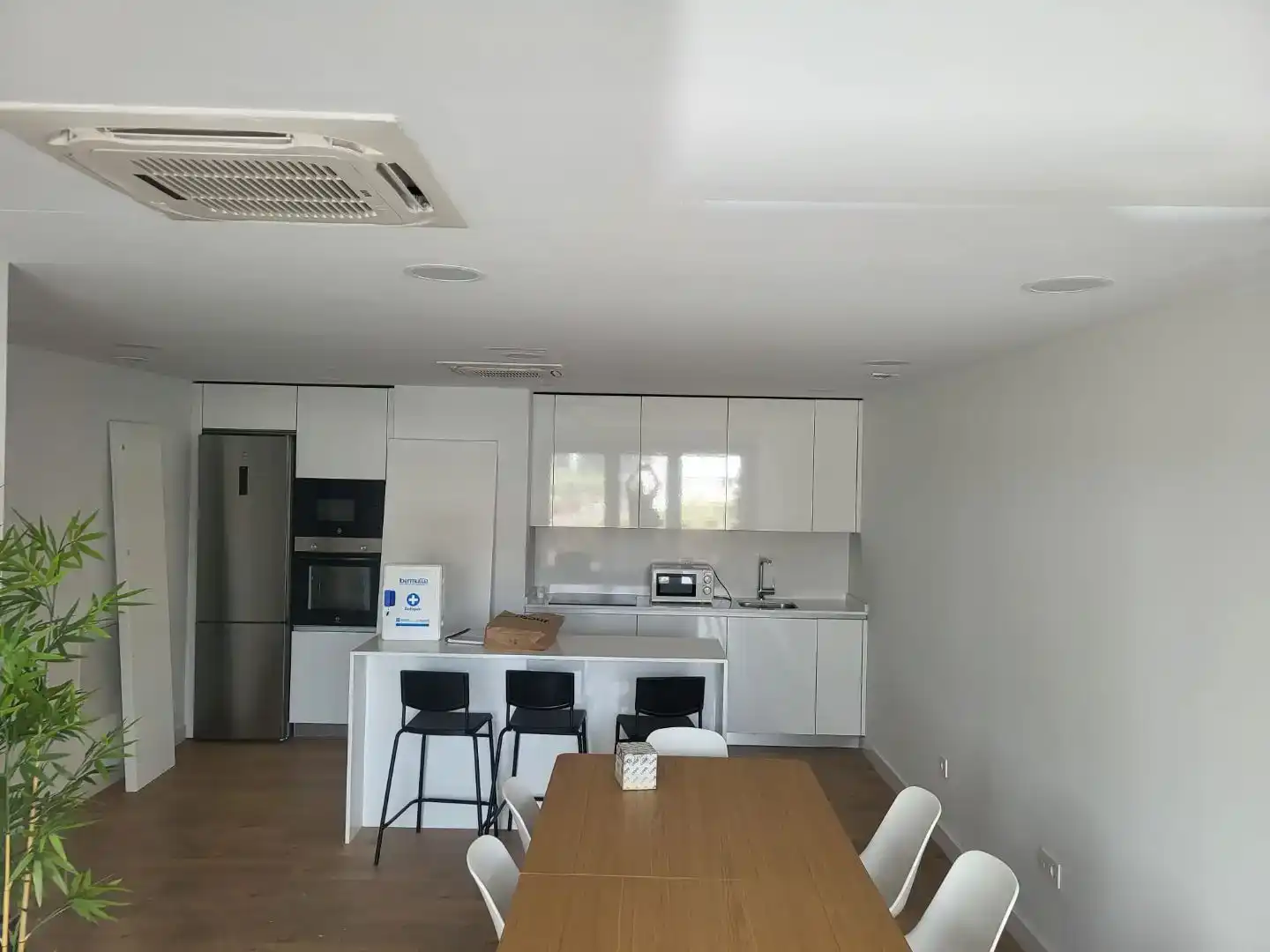 Cuina de Pis de lloguer en Málaga amb Aire condicionat, Jardí privat i Parquet