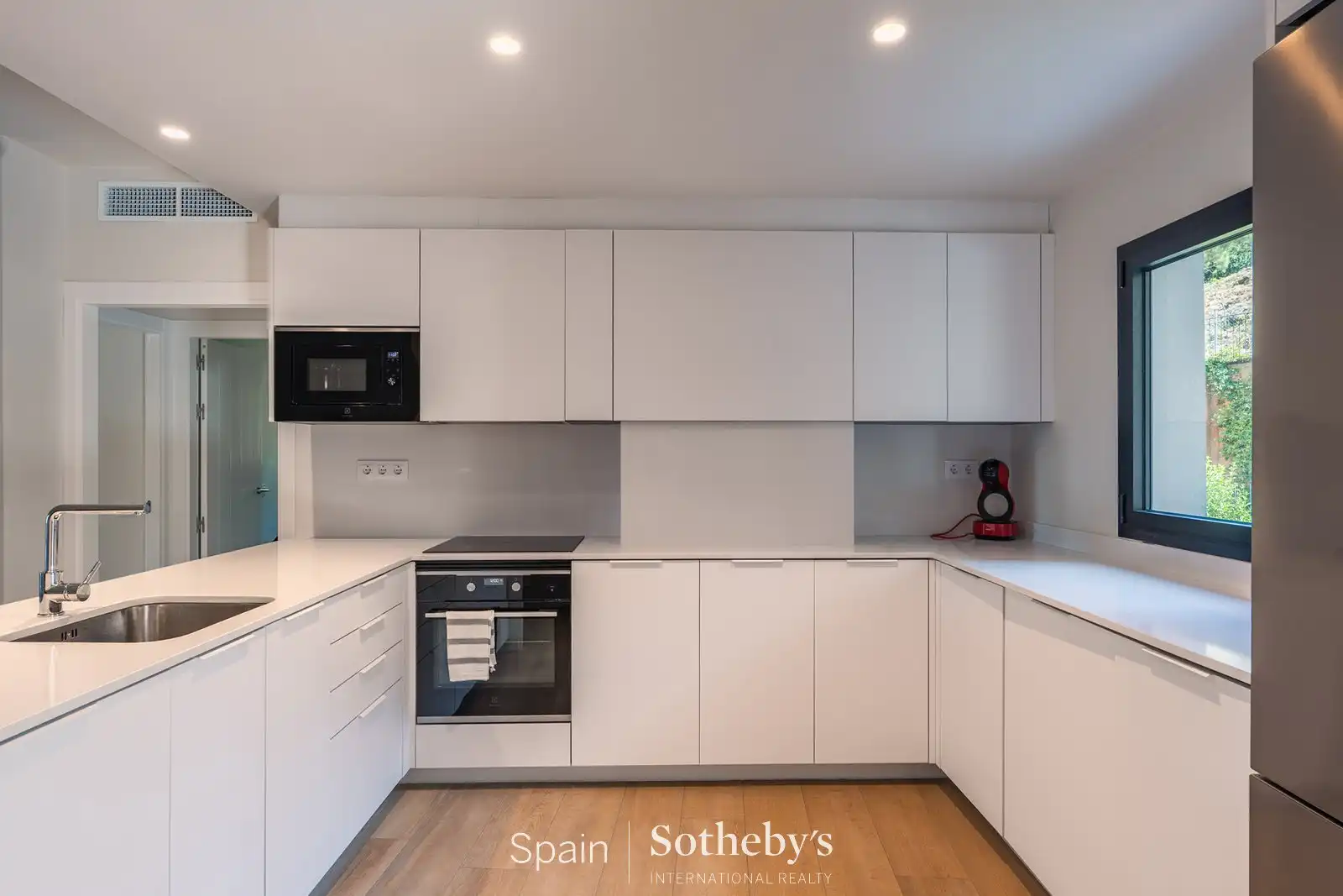 Cuina de Apartament en venda en Begur amb Aire condicionat, Terrassa i Piscina comunitària