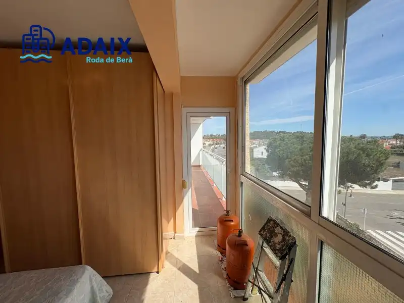 Exterior view of Flat for sale in Roda de Berà  with Oven and Balcony