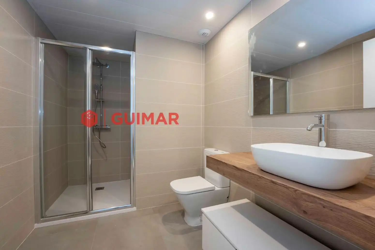 Badezimmer von Wohnung zur Miete in Sant Boi de Llobregat mit Heizung, Privatgarten und Parkett