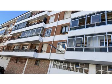 Flat for sale in Calle BASAURI8 8