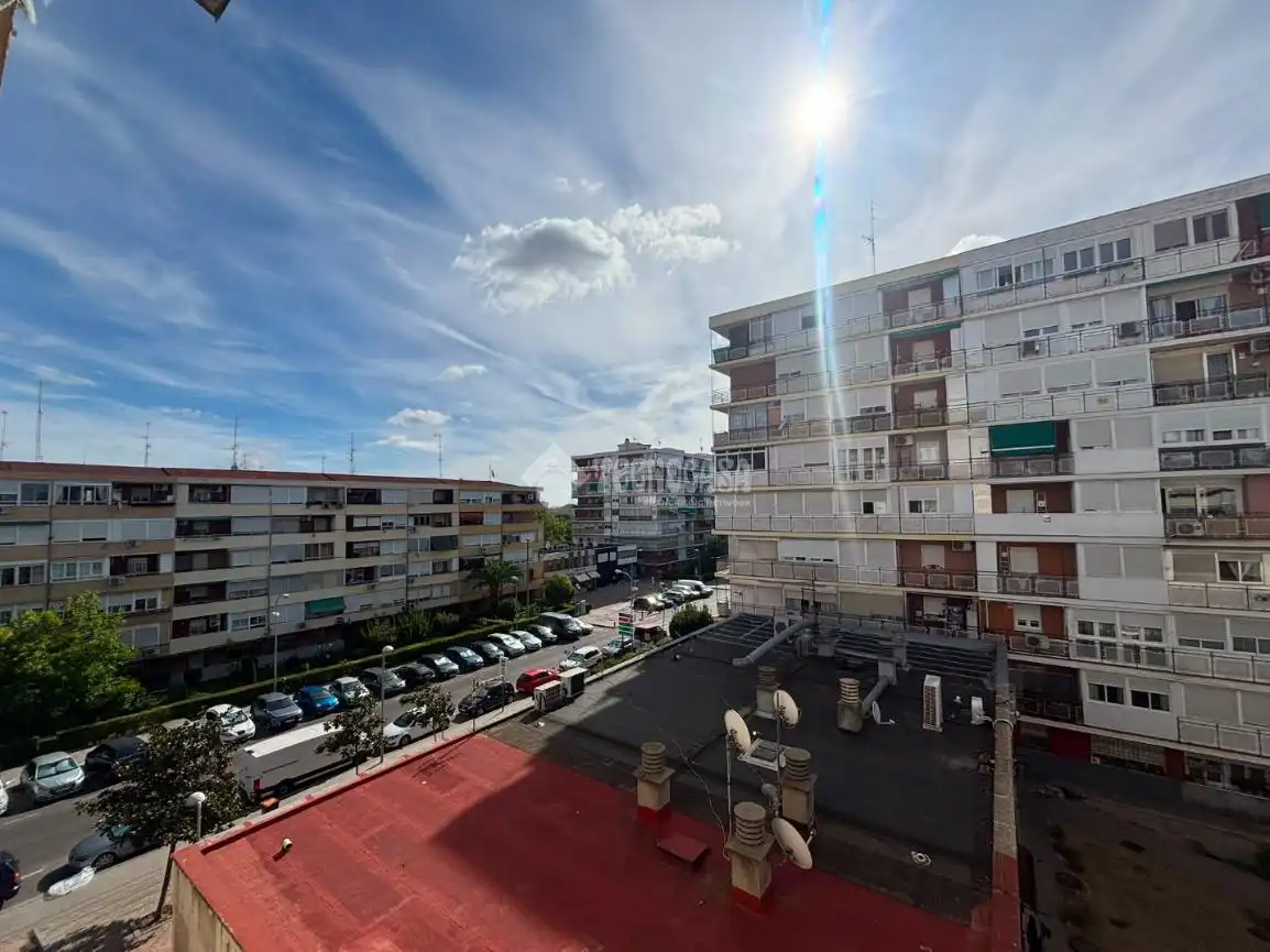 Vista exterior de Pis en venda en Madrid amb Aire condicionat, Calefacció i Terrassa