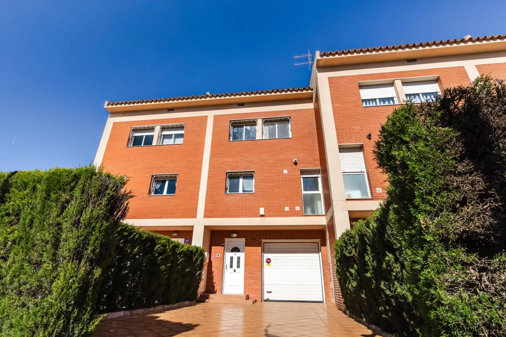 Vista exterior de Casa o xalet en venda en Vila-seca amb Aire condicionat, Calefacció i Jardí privat