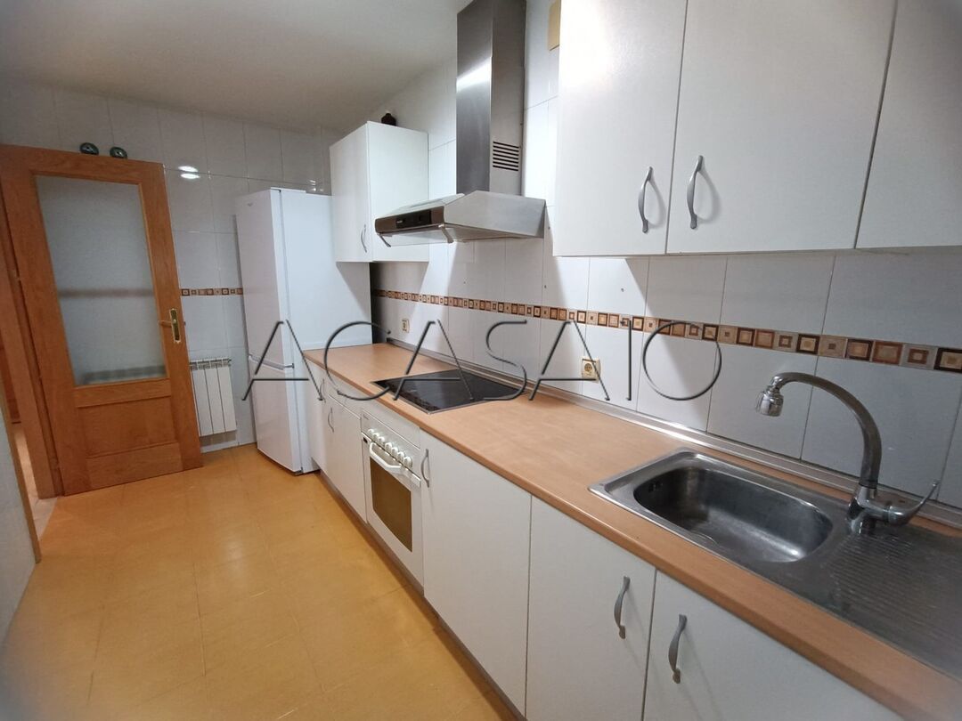 Kitchen of Flat to rent in Pantoja  with Heating, Private garden and Storage room