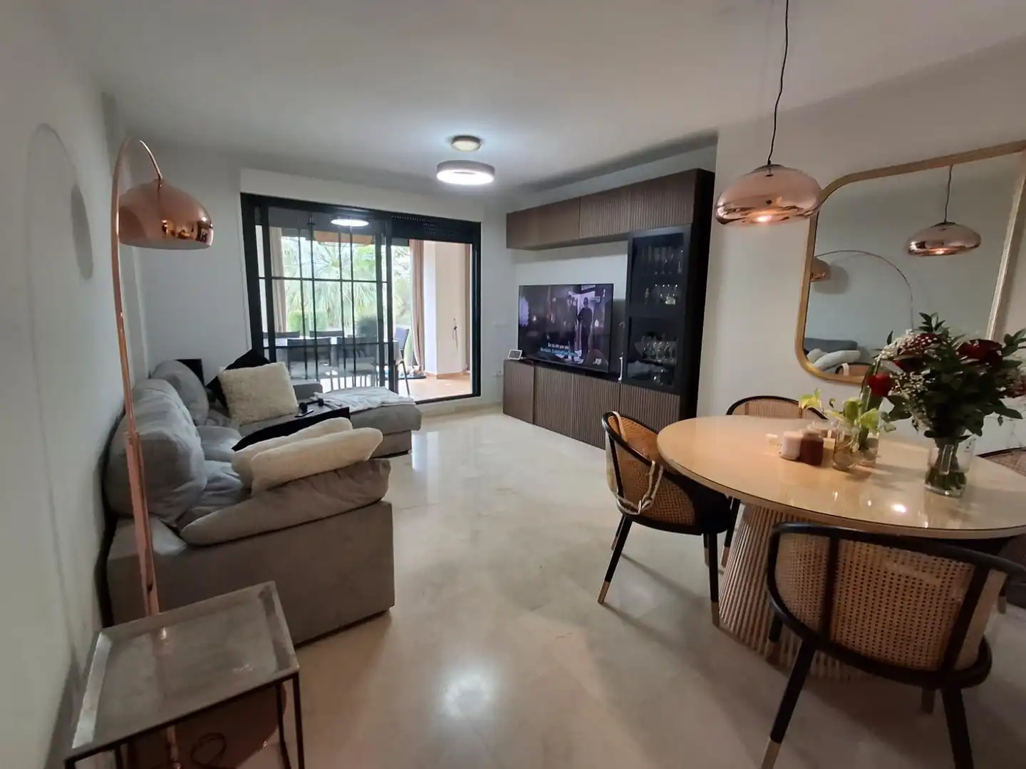 Wohnzimmer von Erdgeschoss zum Verkauf in Finestrat mit Klimaanlage, Privatgarten und Terrasse