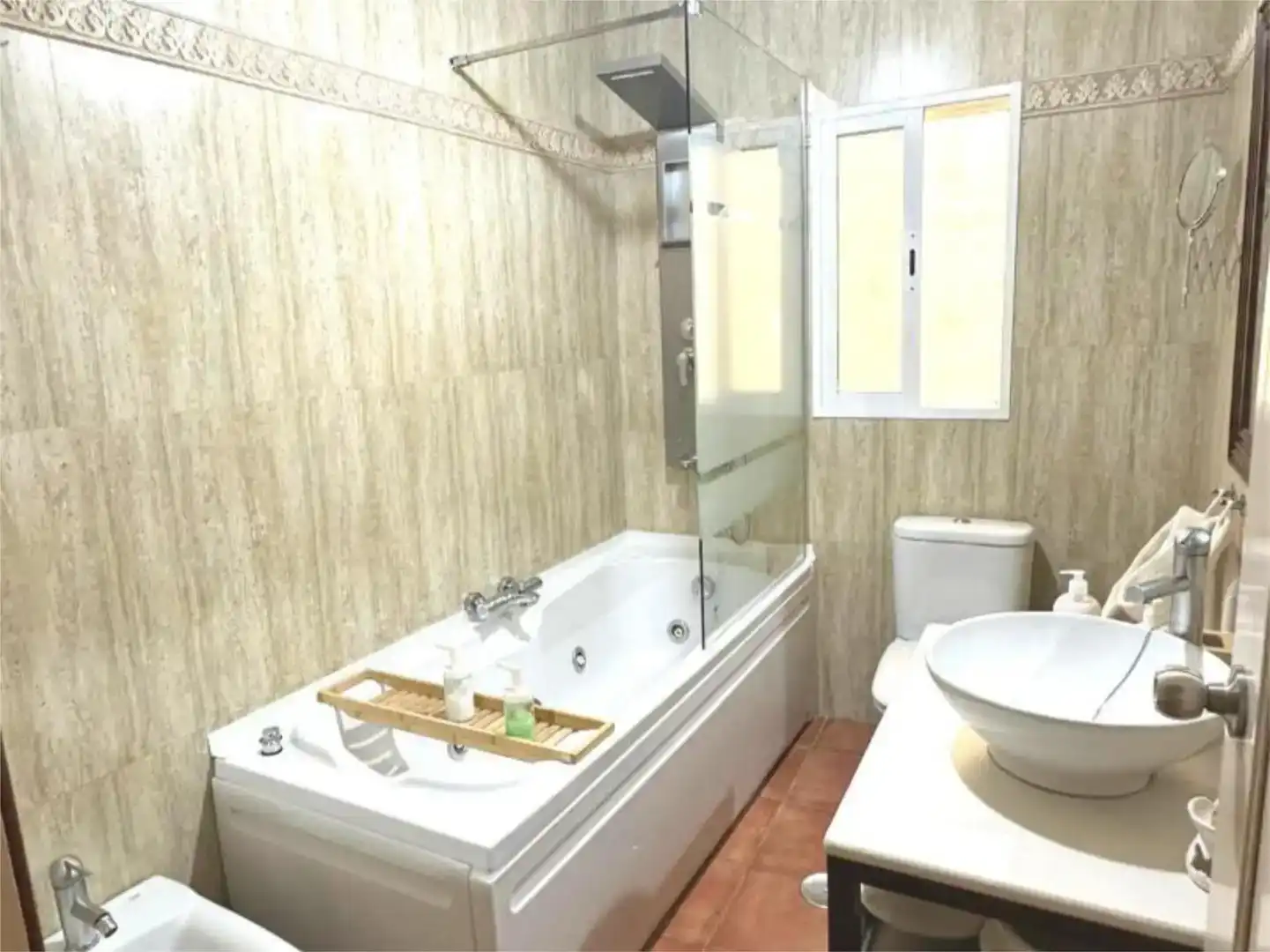 Badezimmer von Wohnung zur Miete in Écija mit Klimaanlage und Balkon