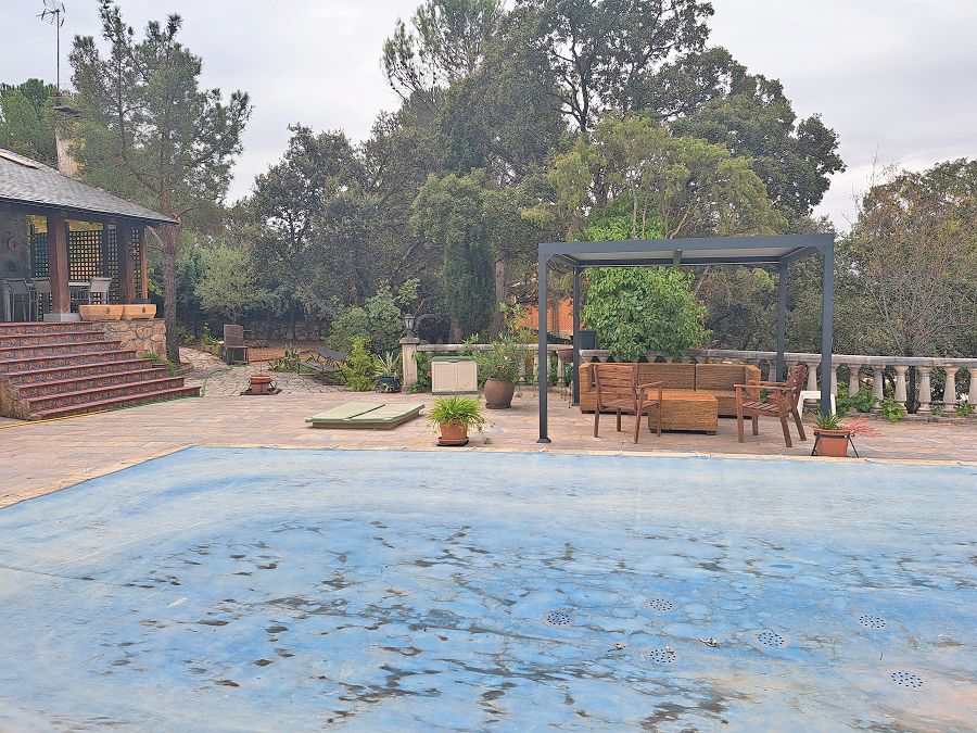 Piscina de Casa o chalet en venta en Navalagamella con Calefacción, Jardín privado y Parquet