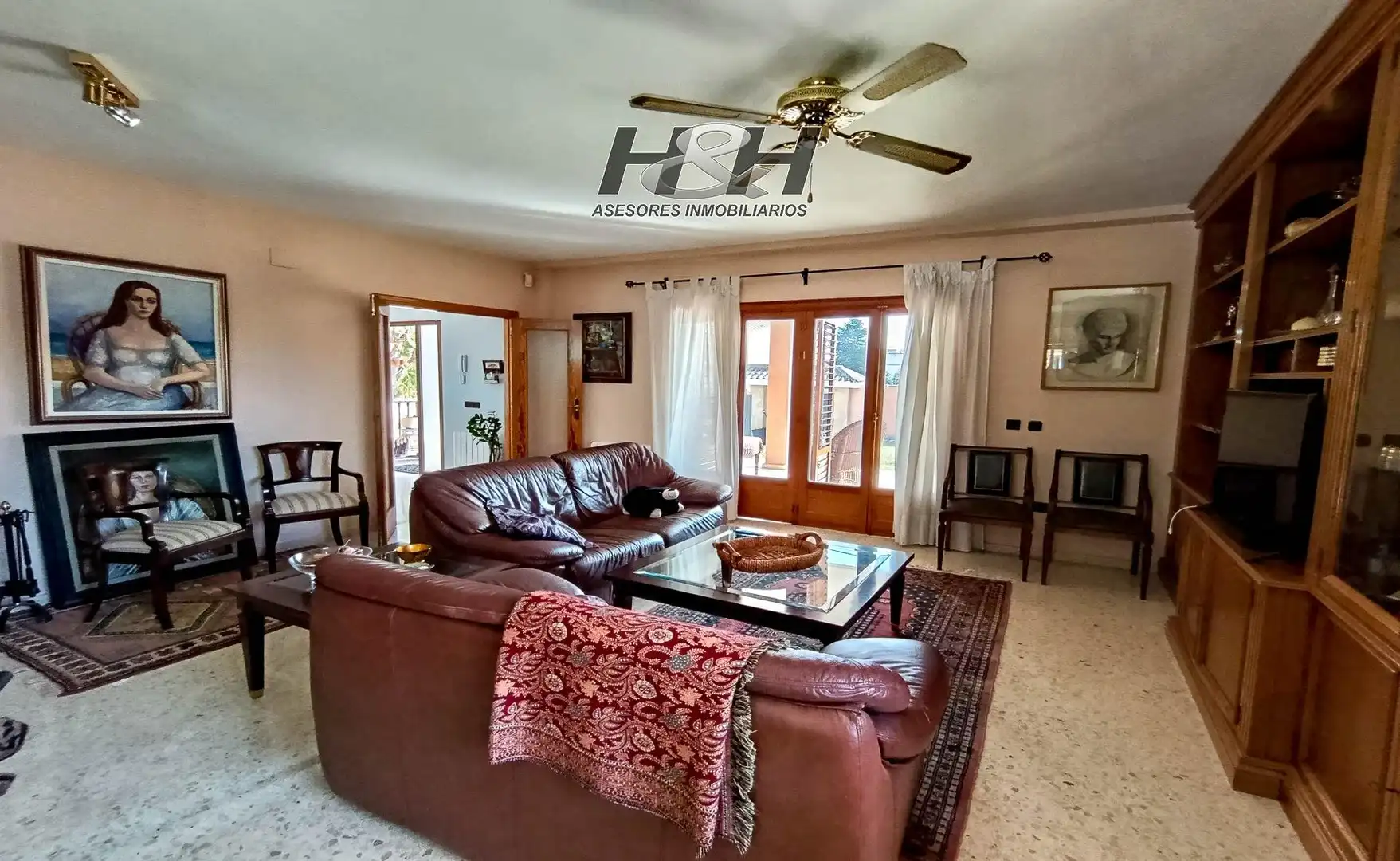 Sala d'estar de Casa o xalet en venda en Riba-roja de Túria amb Aire condicionat, Calefacció i Jardí privat