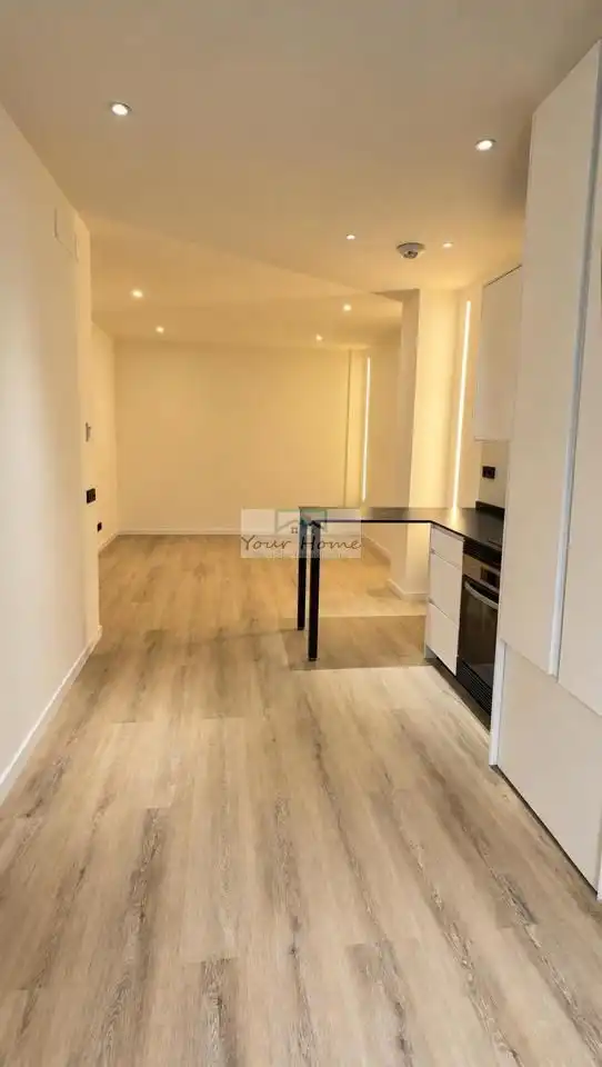 Apartament en venda en Caballería Española
