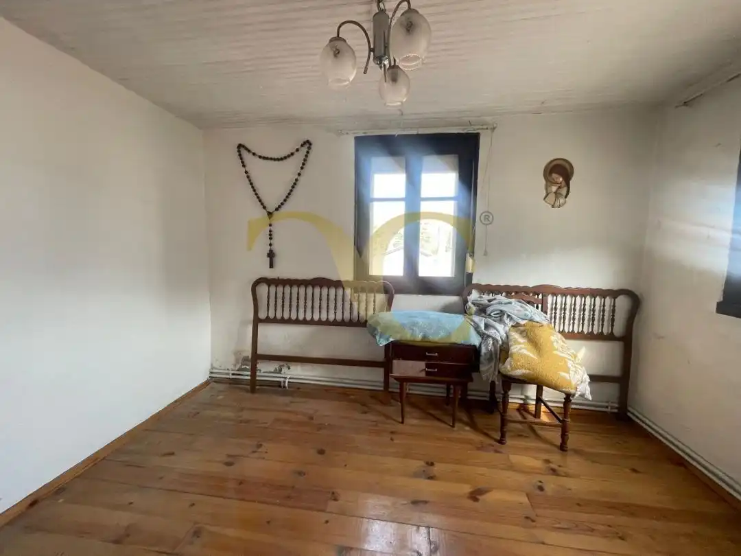 Dormitori de Casa o xalet en venda en Parres amb Calefacció, Jardí privat i Traster