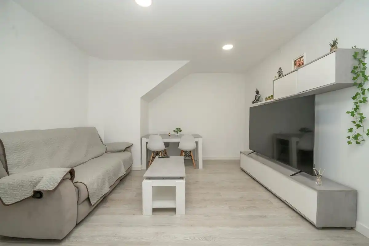 Wohnzimmer von Erdgeschoss zum Verkauf in Elda mit Heizung, Terrasse und Möbliert
