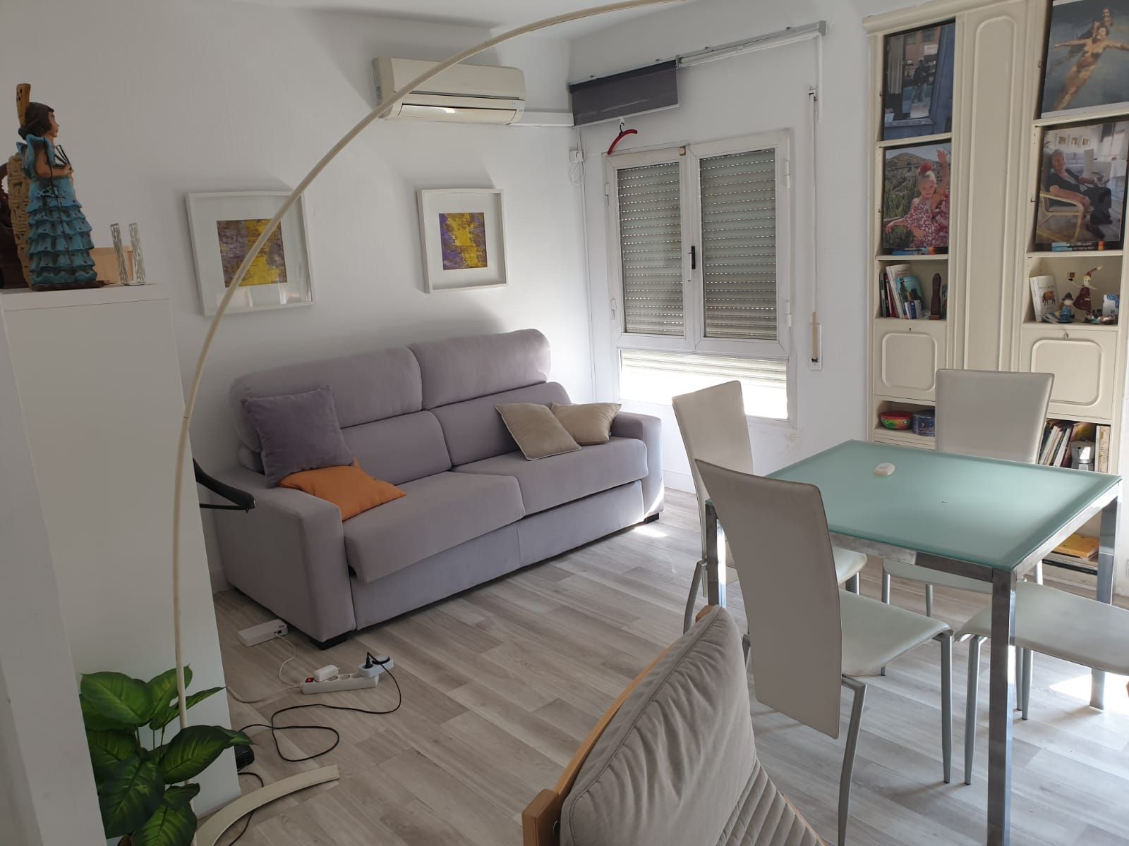 Sala d'estar de Pis en venda en  Madrid Capital amb Terrassa, Balcó i Alarma