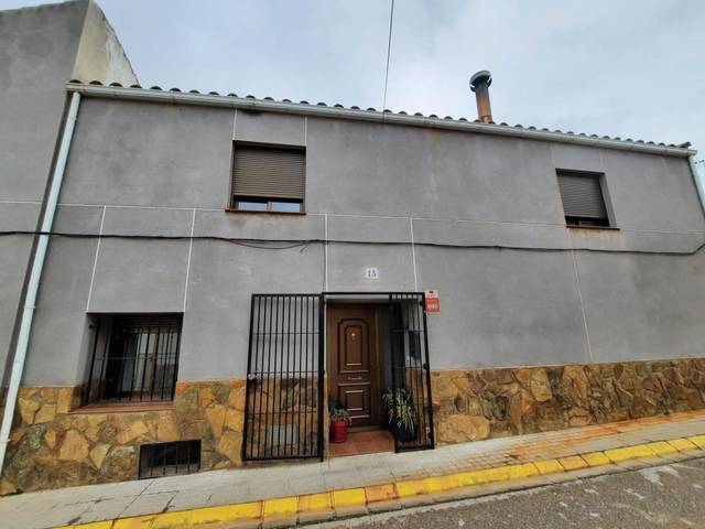 Casa-chalet en Venta en Alpera