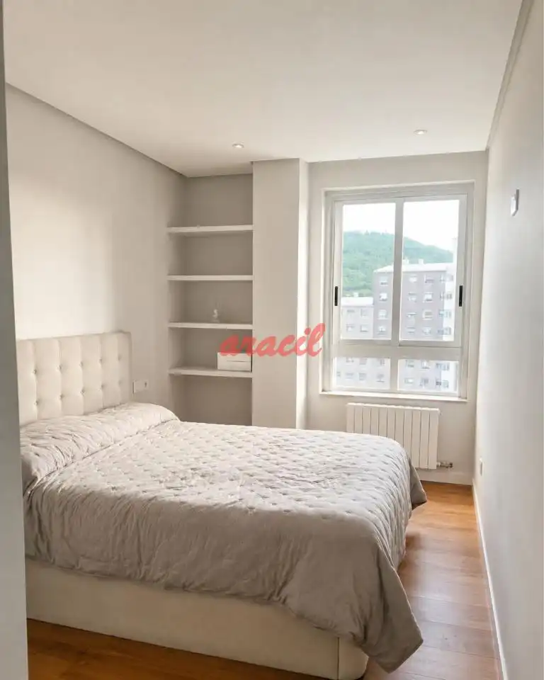 Habitación de Apartamento en venta en Ourense Capital  con Calefacción y Balcón
