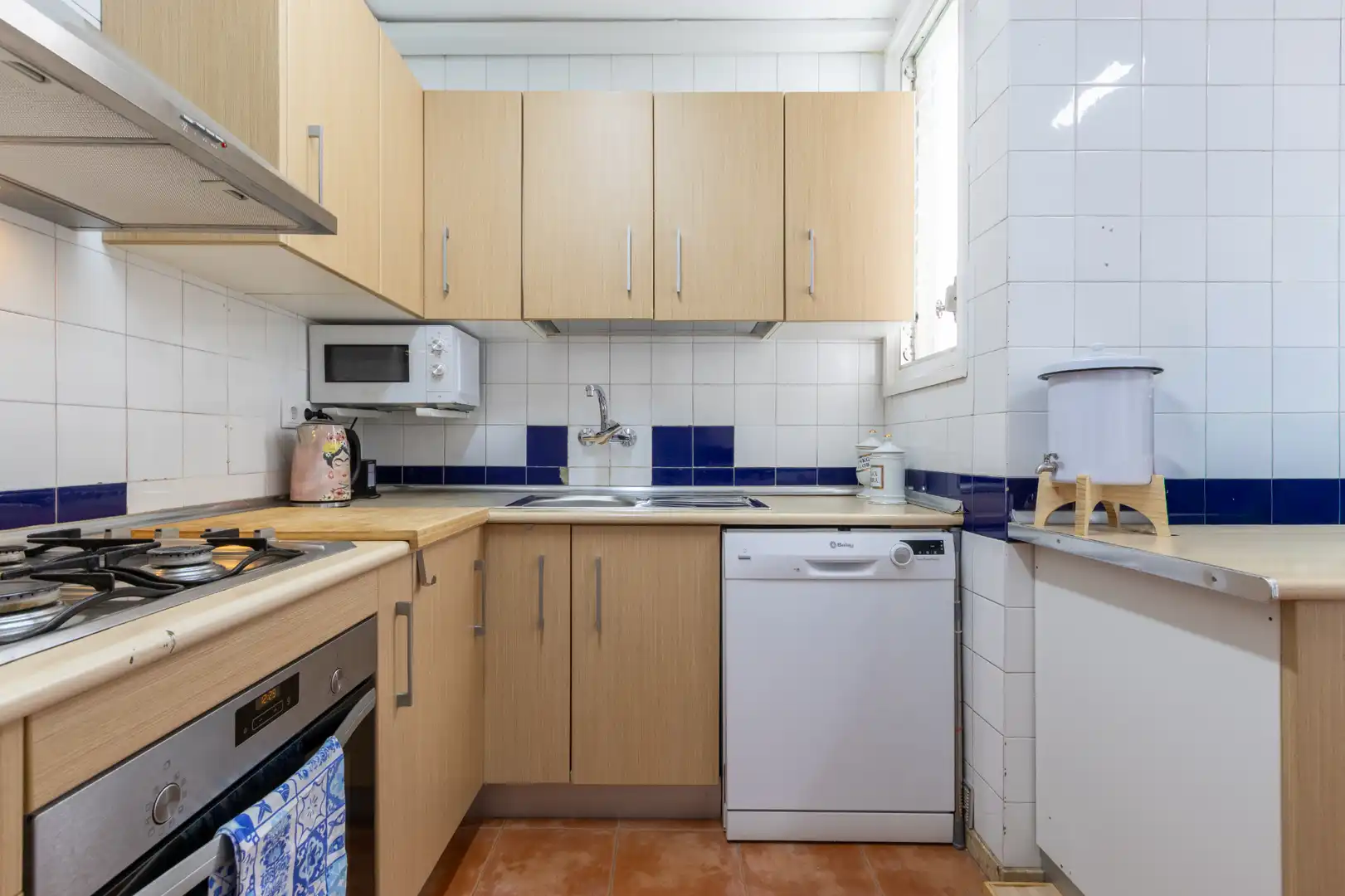Kitchen of Flat for sale in Salou  with Parquet flooring and Oven