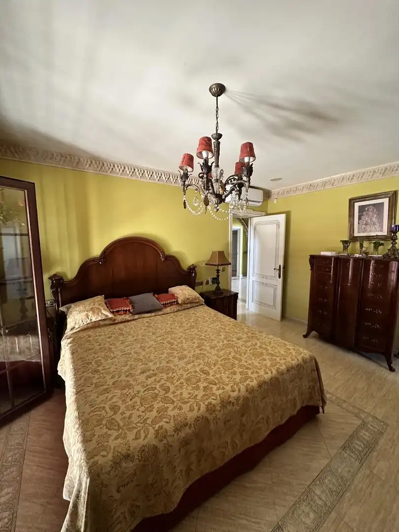 Dormitori de Casa o xalet en venda en Fuengirola amb Aire condicionat i Terrassa