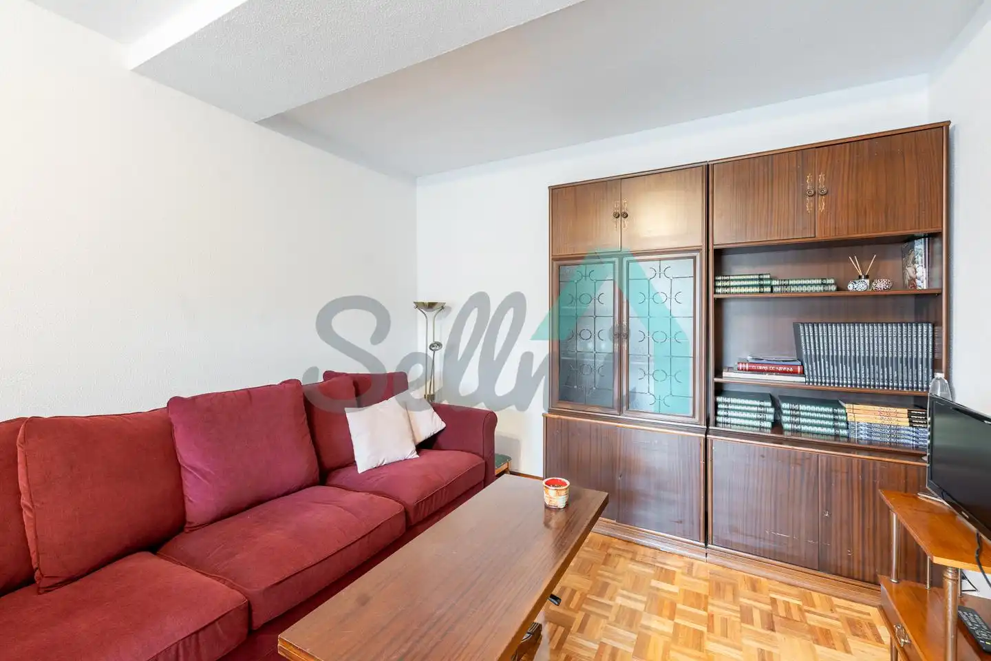 Sala de estar de Piso de alquiler en Oviedo  con Calefacción, Parquet y Amueblado