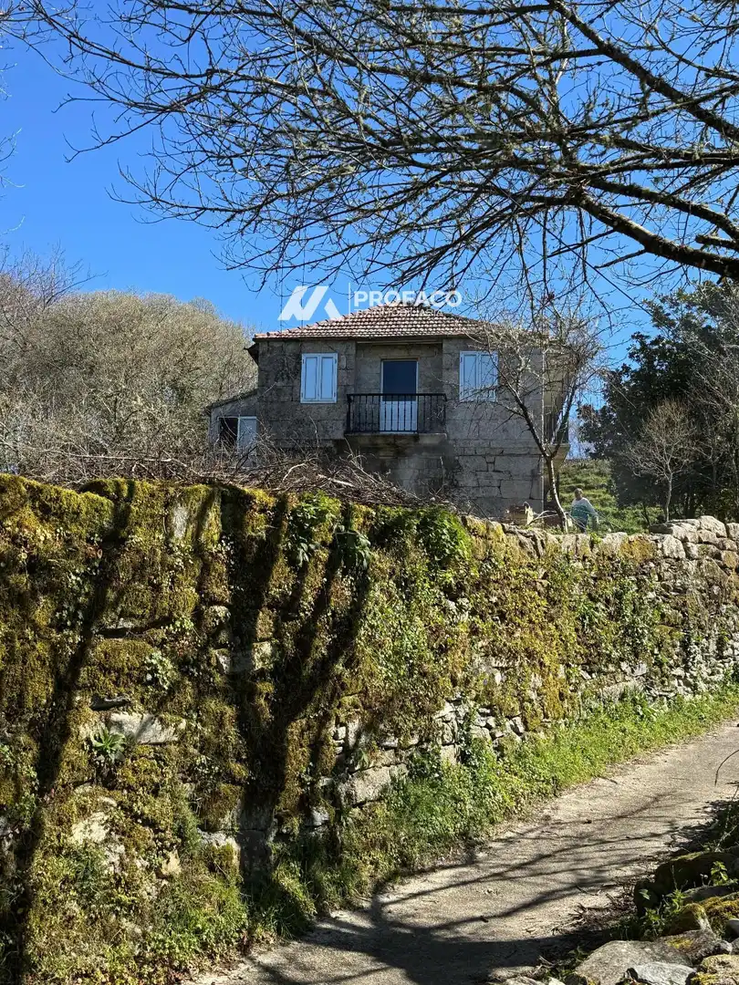 Vista exterior de Casa o chalet en venta en O Irixo con Terraza y Amueblado