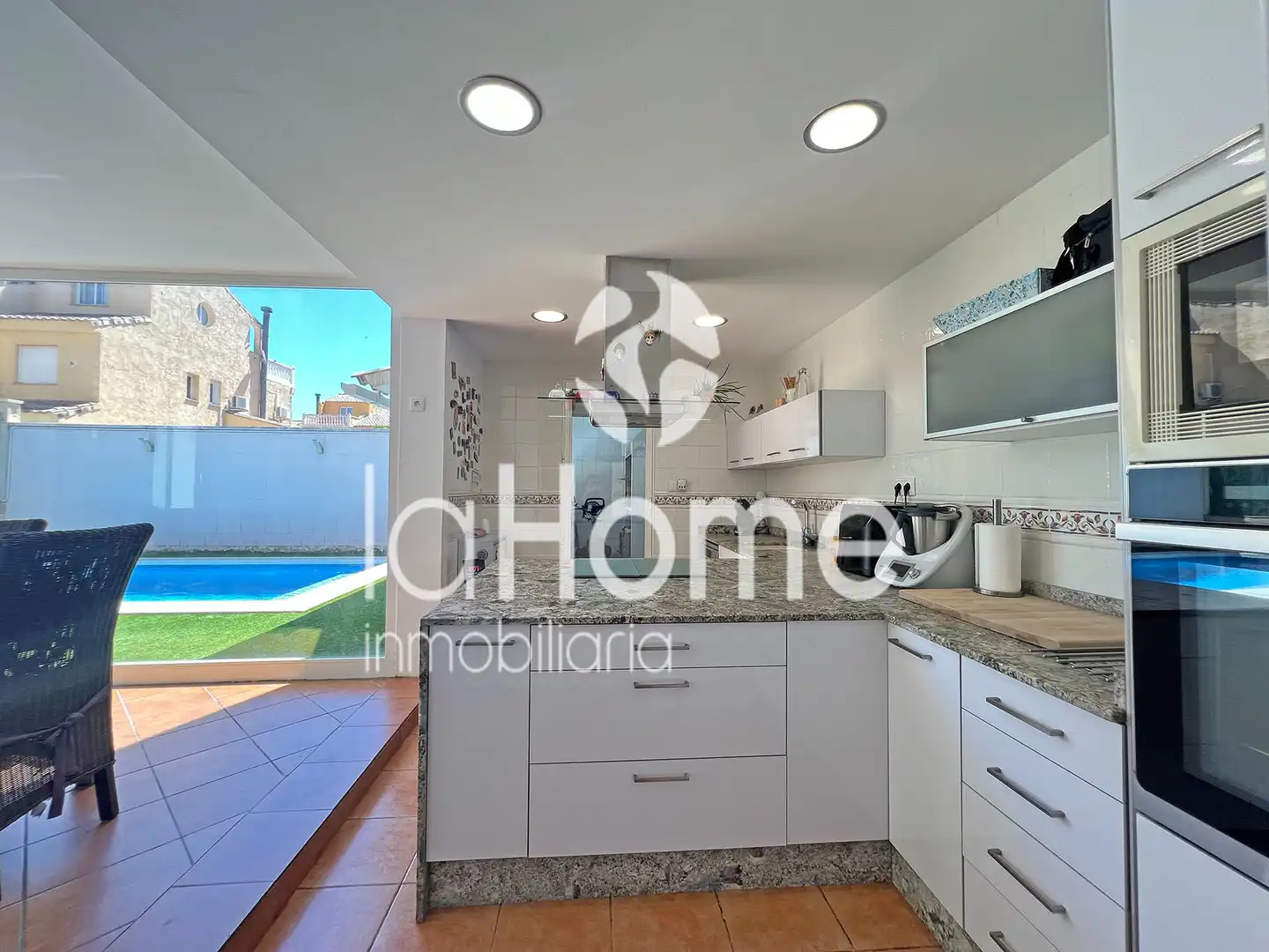 Kitchen of Houses for sale in La Pobla de Vallbona  with Air Conditioner, Heating and Private garden