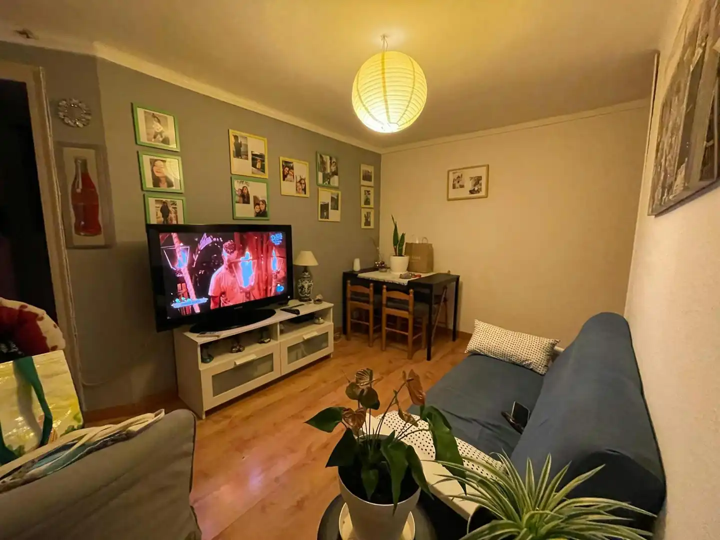 Sala d'estar de Pis per a compartir en Barcelona amb Aire condicionat, Calefacció i Moblat
