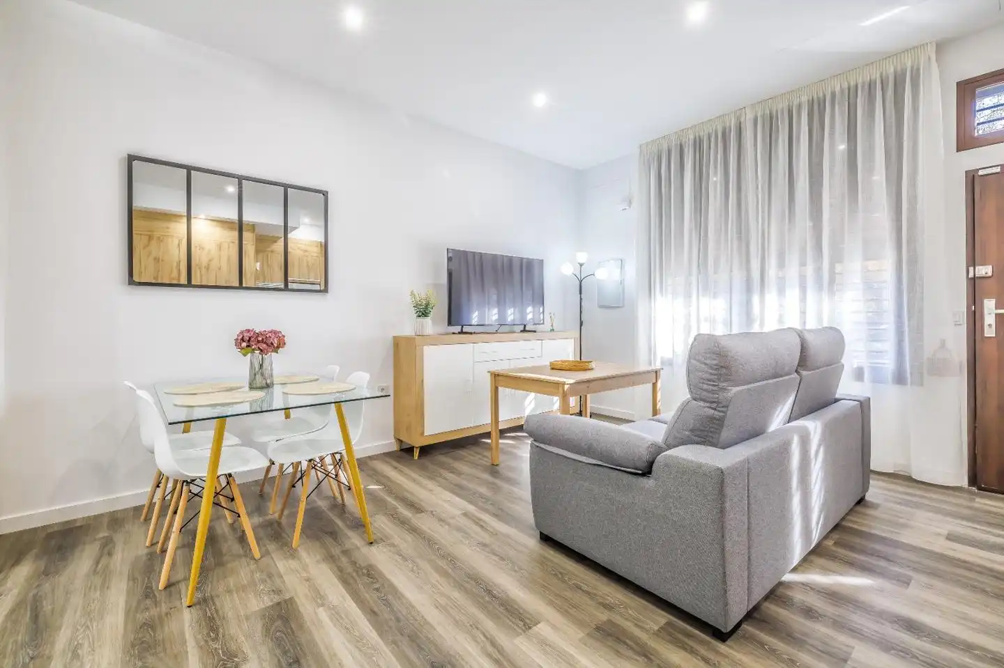 Sala d'estar de Planta baixa de lloguer en Córdoba amb Aire condicionat i Moblat