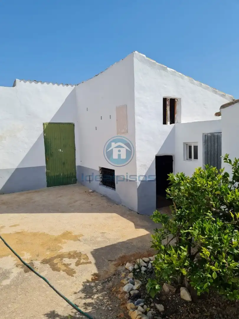 Casa rústica amb jardí en venda a Dolores, imagen 5