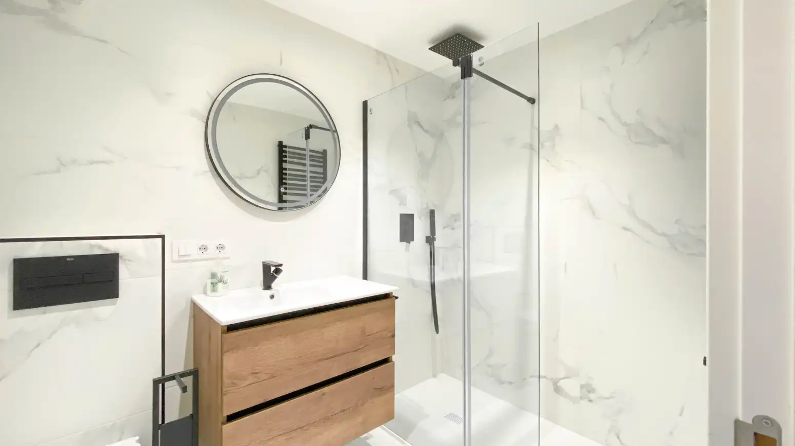 Bathroom of Flat for rent in Santander  with Home automation