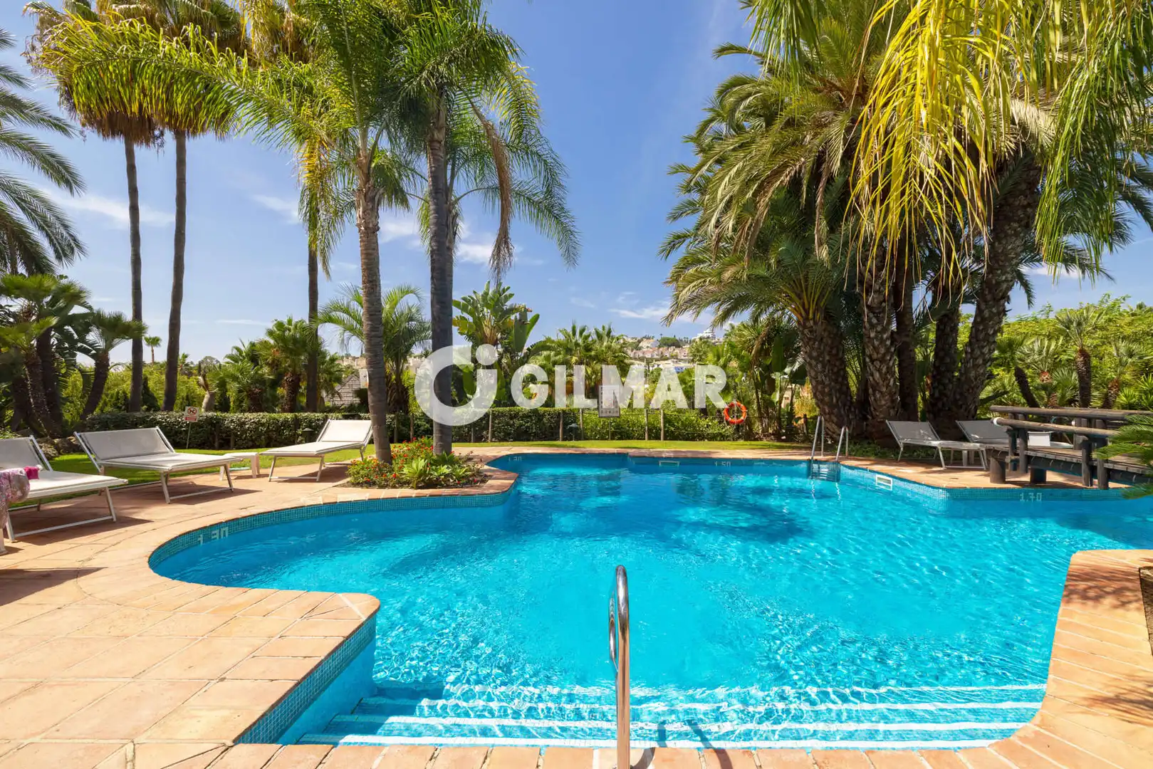 Jardí de Dúplex en venda en Estepona amb Calefacció, Jardí privat i Traster