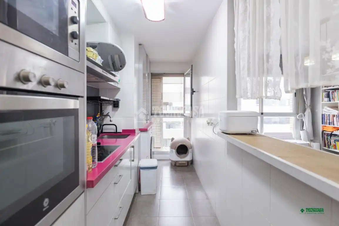 Küche von Wohnung zum Verkauf in Almería mit Klimaanlage