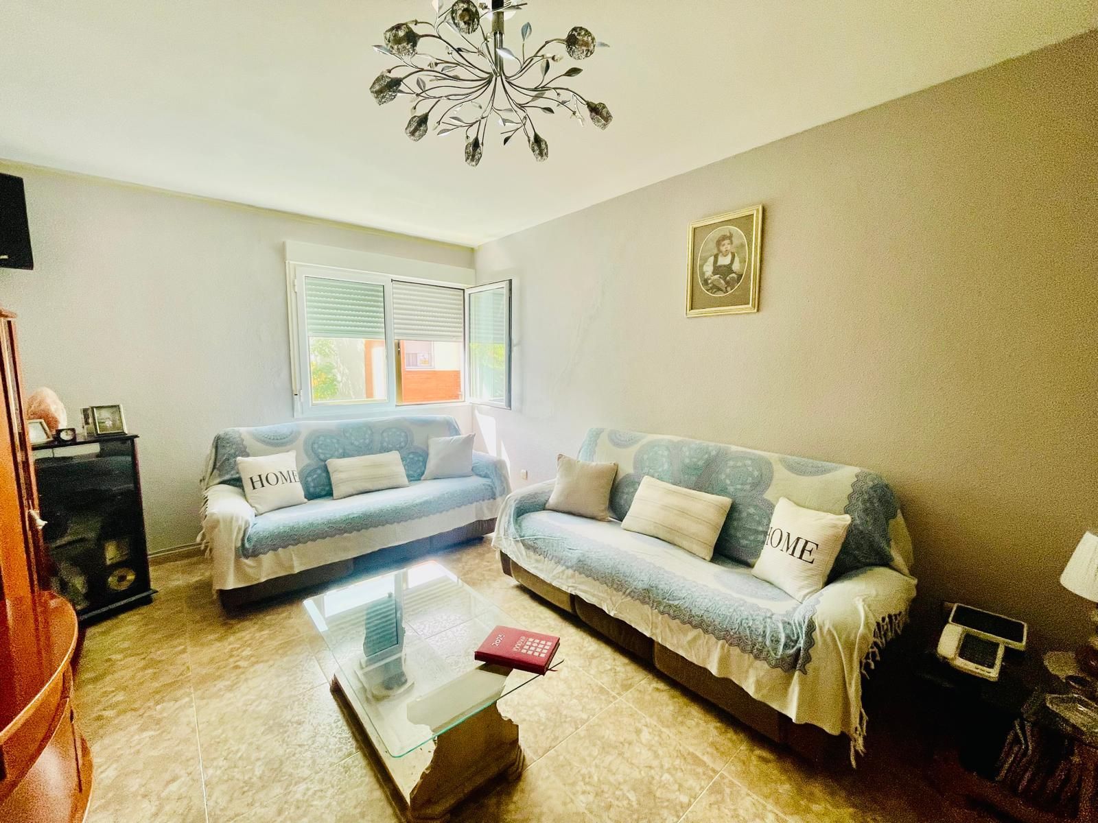 Living room of Flat for sale in  Zaragoza Capital  with Heating, Terrace and Storage room