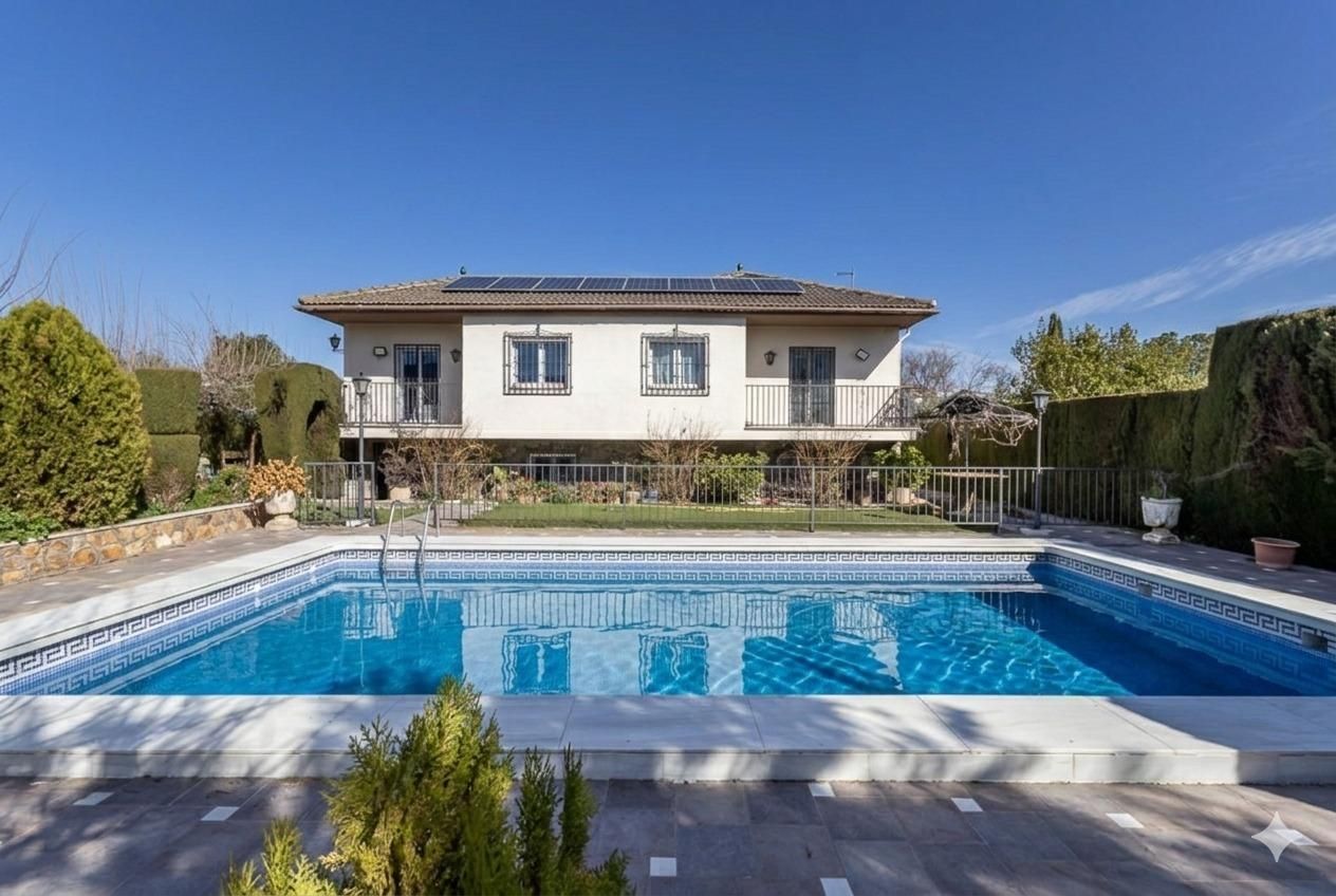 Swimming pool of Houses for sale in Atarfe  with Community pool