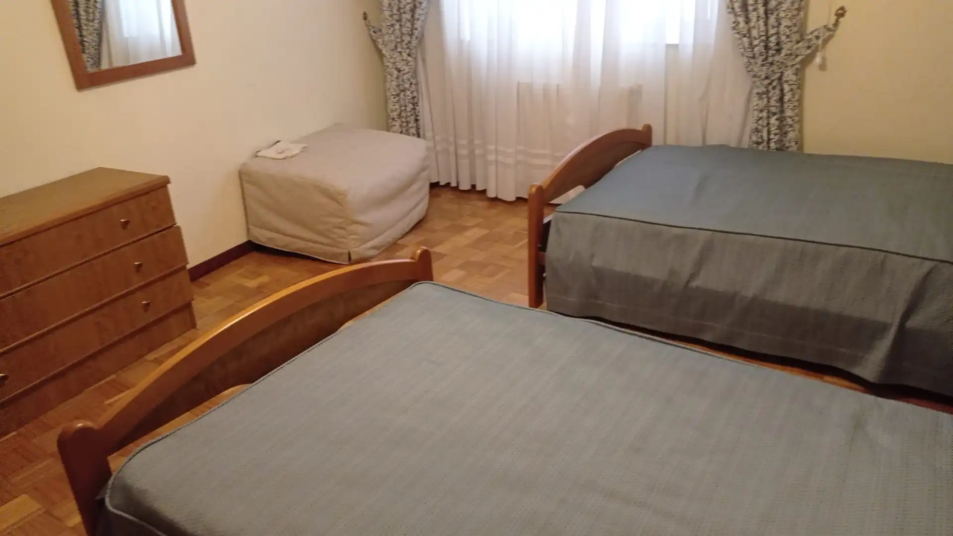 Dormitori de Pis en venda en Foz amb Calefacció, Moblat i Balcó