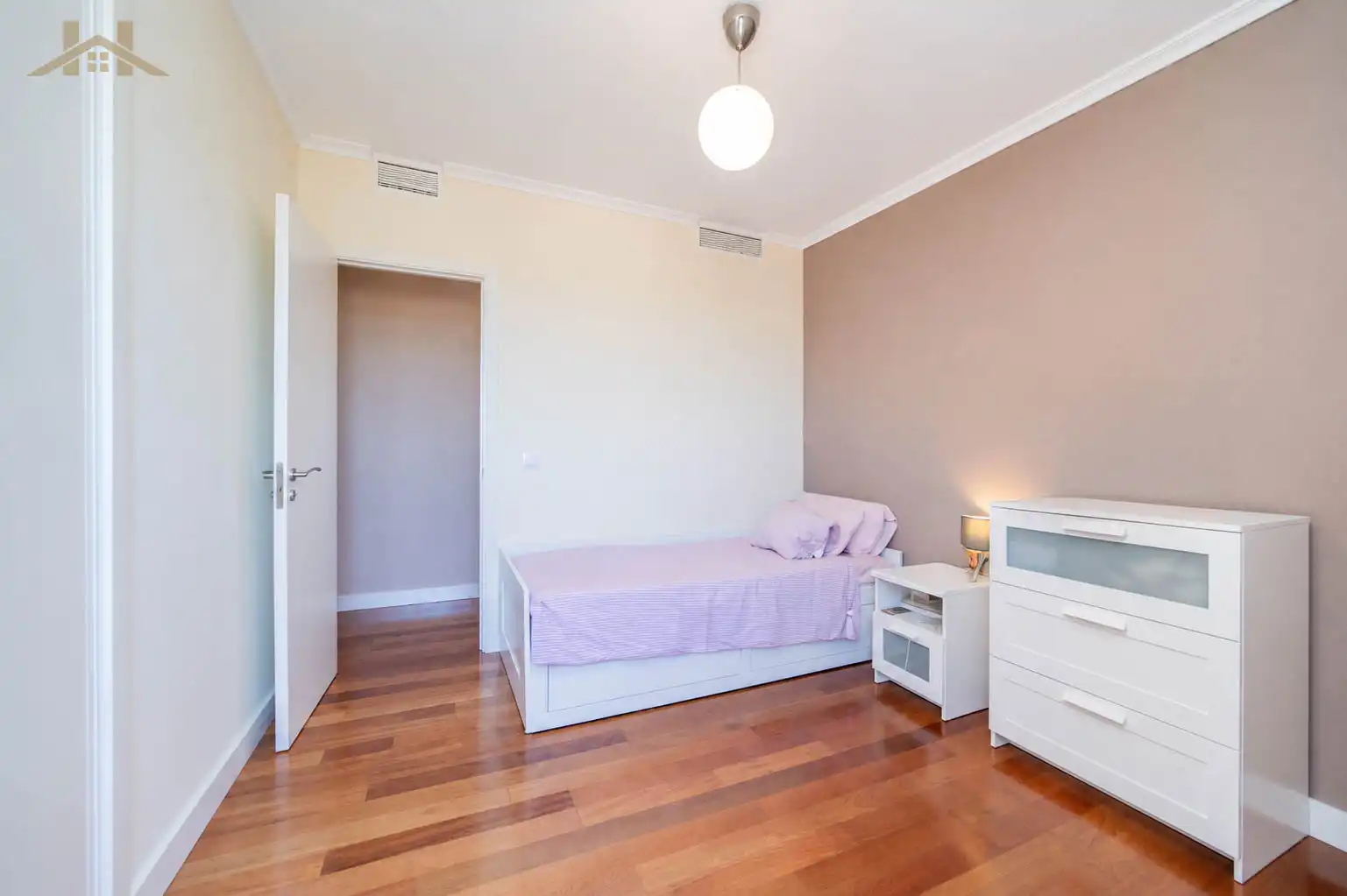 Bedroom of Attic for sale in Boadilla del Monte  with Air Conditioner, Heating and Private garden