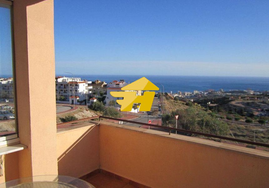 Vista exterior de Dúplex de lloguer en Benalmádena amb Aire condicionat, Jardí privat i Piscina