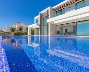 Swimming pool of House or chalet for sale in Estepona  with Air Conditioner, Terrace and Swimming Pool