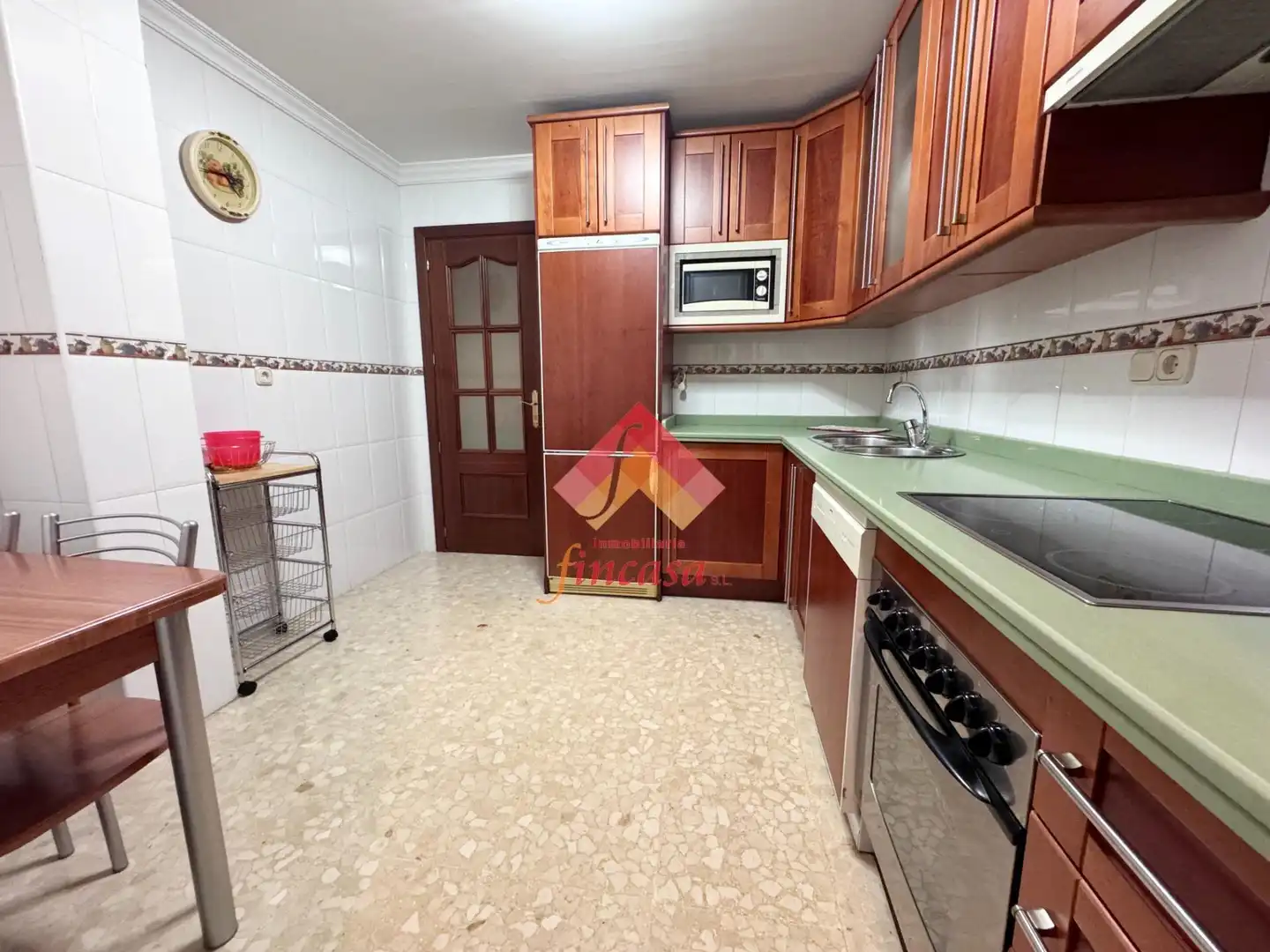 Cuina de Pis de lloguer en Ronda amb Aire condicionat i Moblat