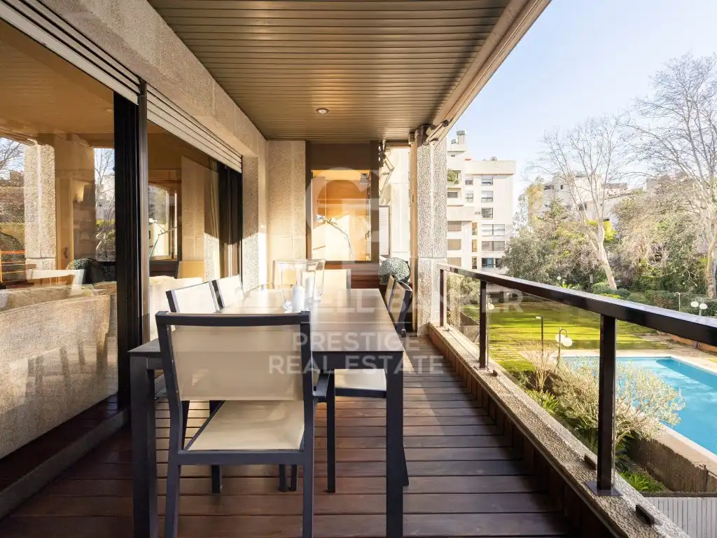 Terraza de Piso en venta en Barcelona con Jardín privado, Terraza y Piscina comunitaria