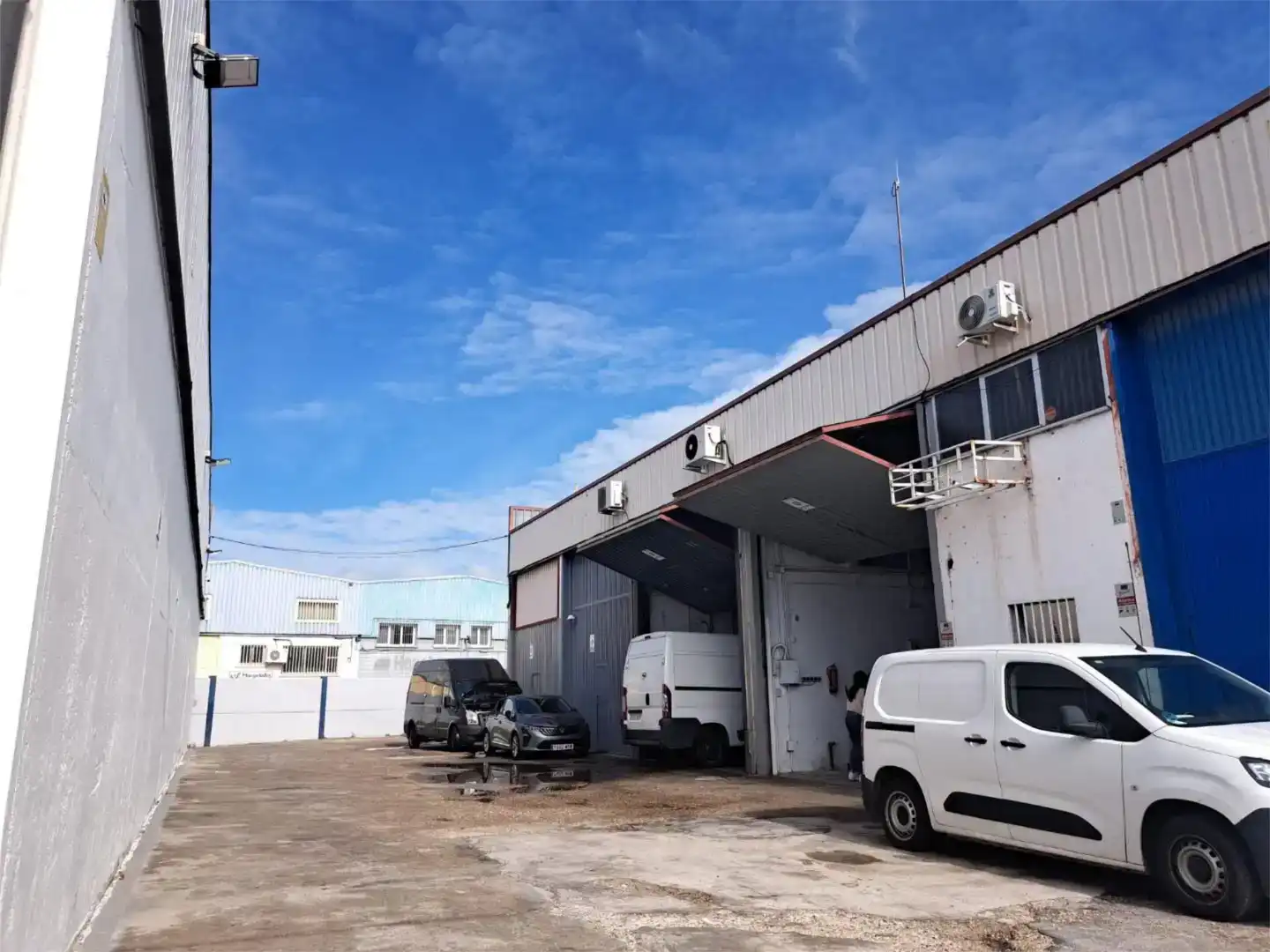 Parking de Nave industrial de alquiler en Coslada