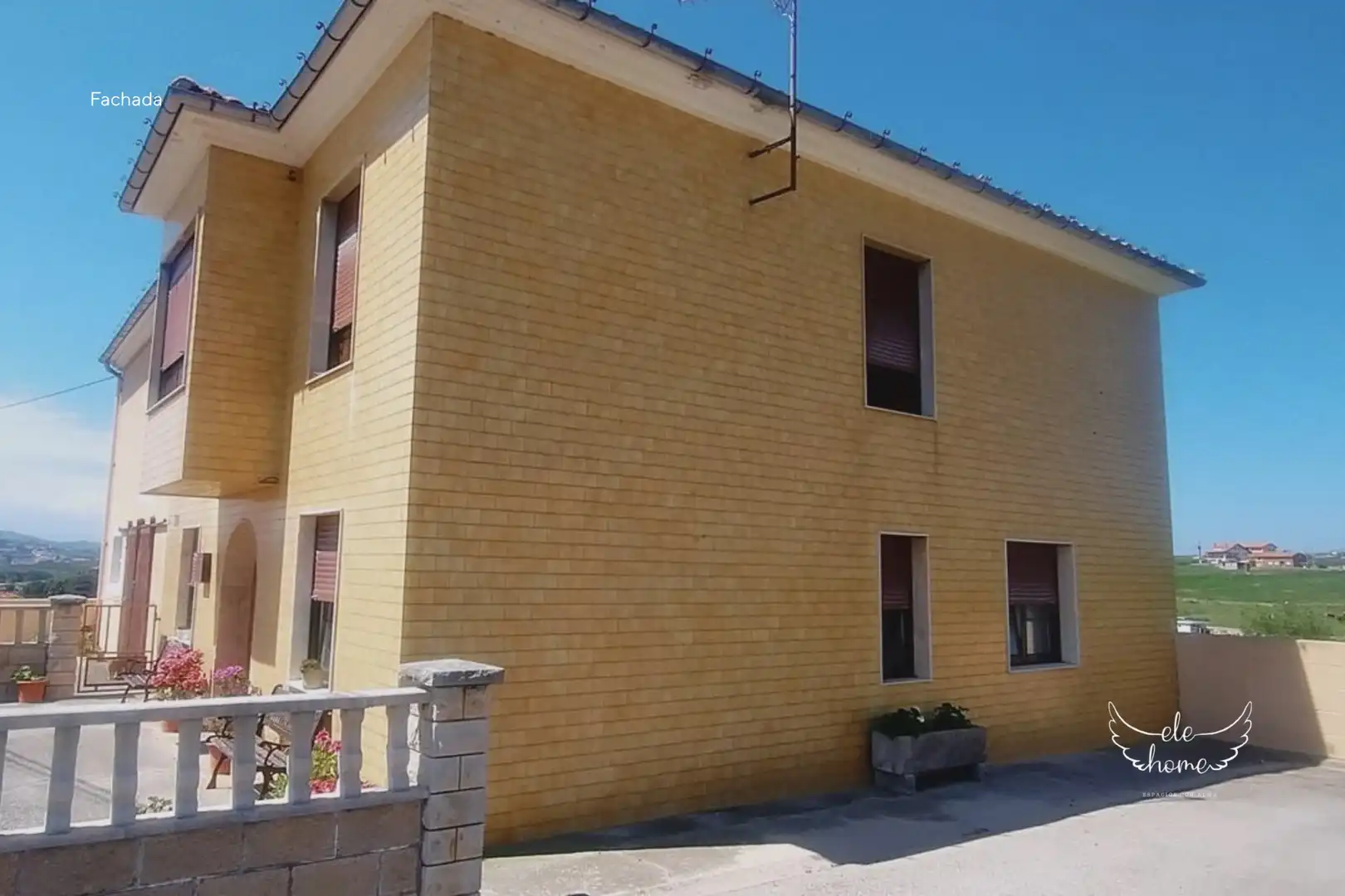Außenansicht von Country house zum Verkauf in Miengo mit Heizung, Privatgarten und Terrasse