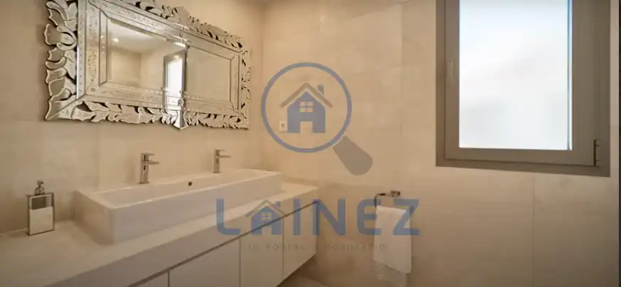 Bany de Casa o xalet en venda en Marbella amb Aire condicionat, Jardí privat i Traster