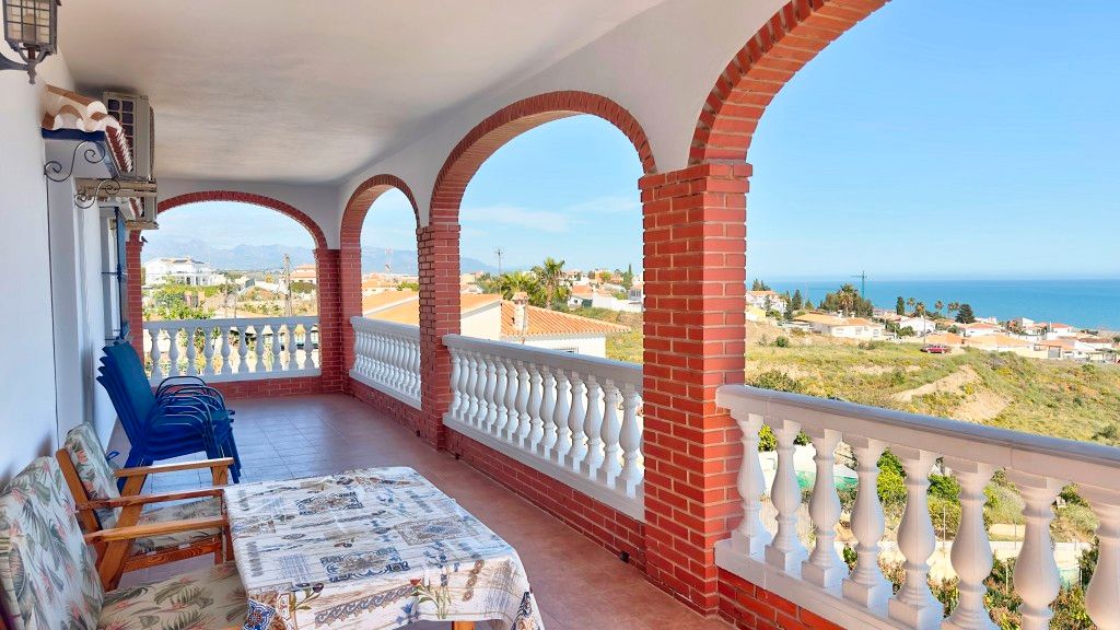 Terrassa de Casa o xalet en venda en Vélez-Málaga amb Aire condicionat, Jardí privat i Terrassa