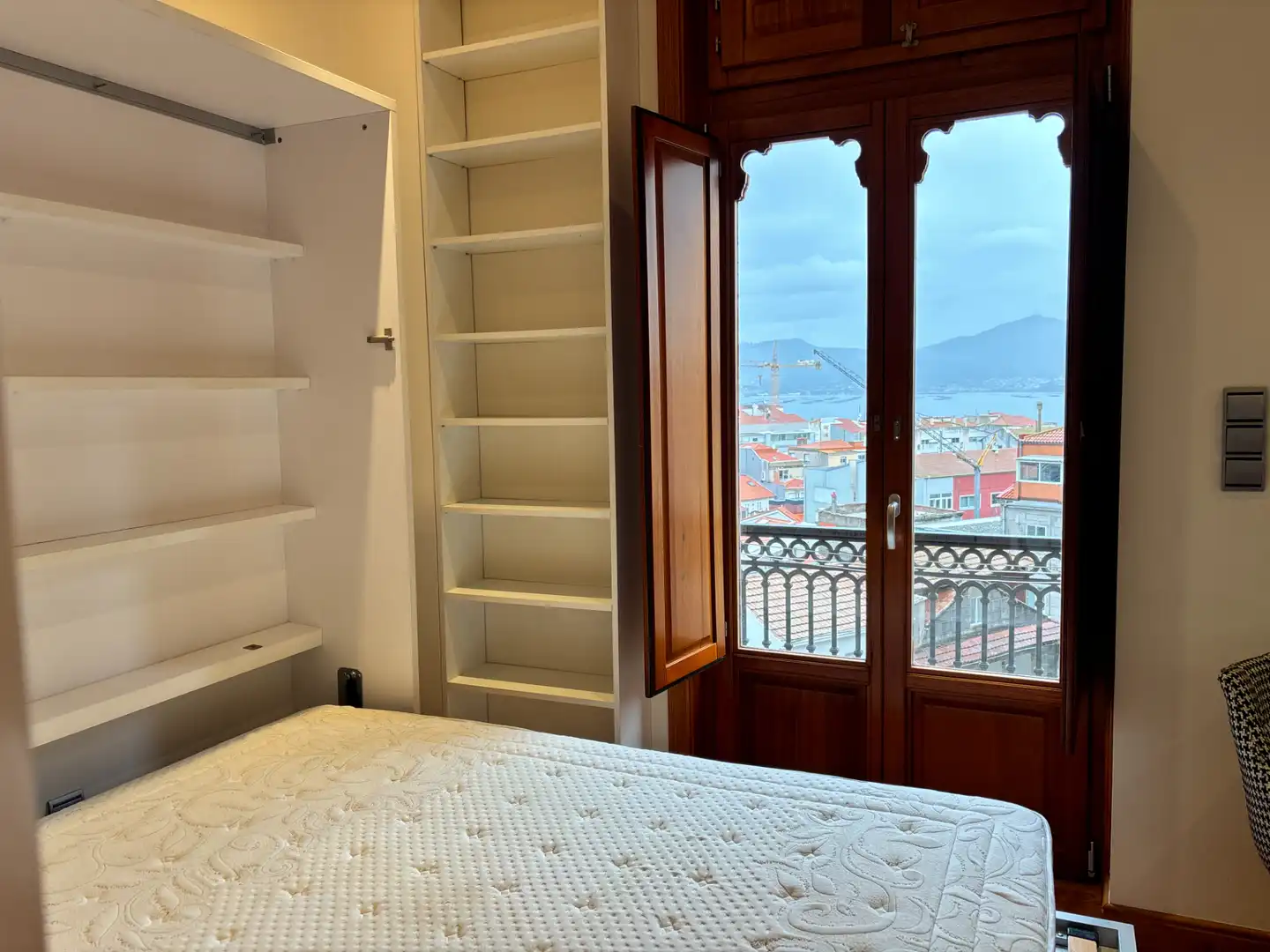 Habitación de Estudio de alquiler en Vigo  con Calefacción, Amueblado y Horno