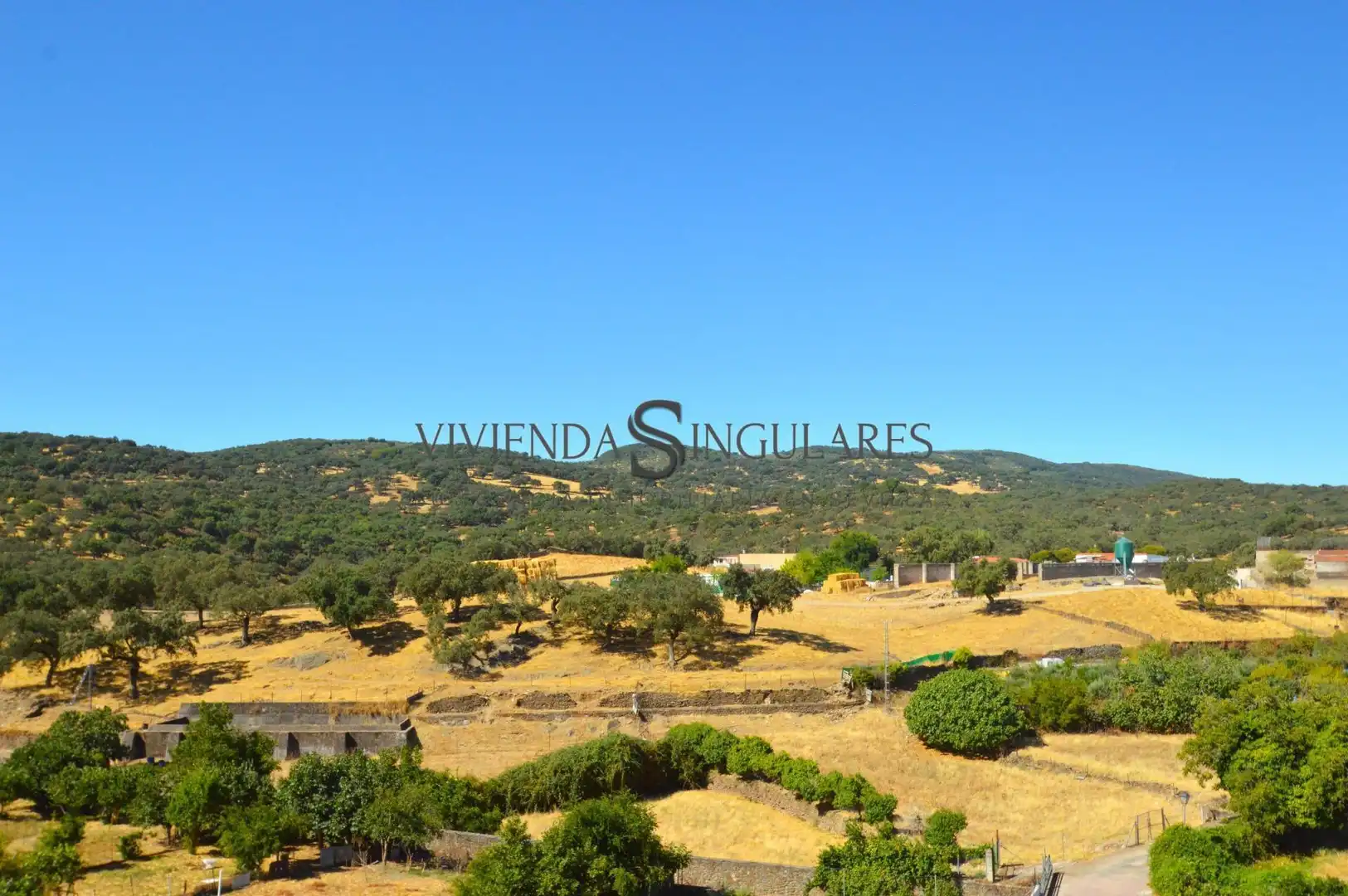 Houses for sale in Arroyomolinos de León  with Air Conditioner, Terrace and Furnished