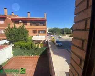 Vista exterior de Casa adosada en venda en Ciudad Real Capital amb Aire condicionat, Calefacció i Parquet