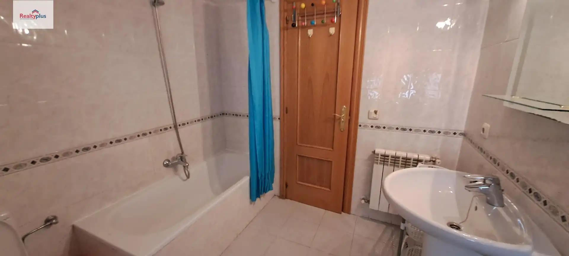Baño de Dúplex de alquiler en Segovia con Amueblado y Balcón