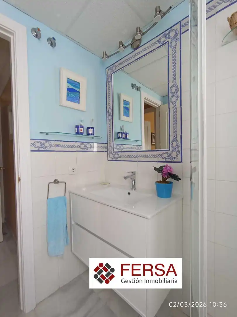 Baño de Dúplex de alquiler en El Puerto de Santa María con Aire acondicionado, Calefacción y Terraza
