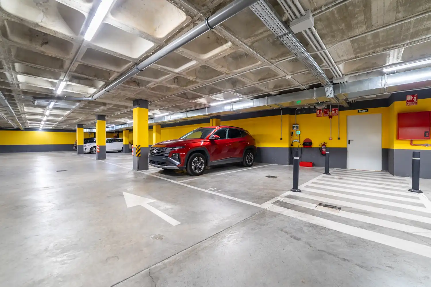 Parking of Flat for sale in Tres Cantos  with Air Conditioner, Heating and Private garden
