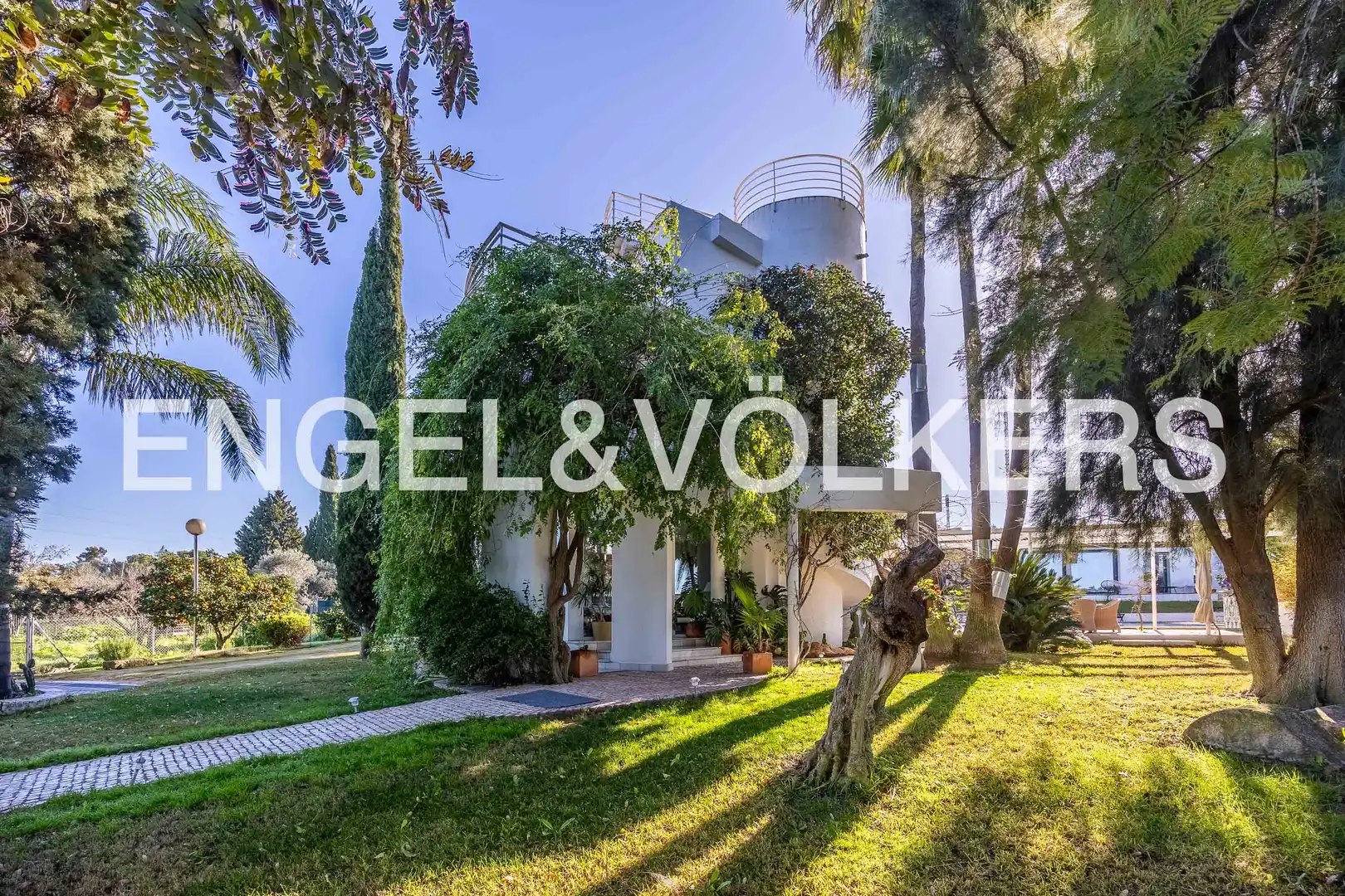 Exterior view of Houses for sale in Valencina de la Concepción  with Air Conditioner, Heating and Private garden